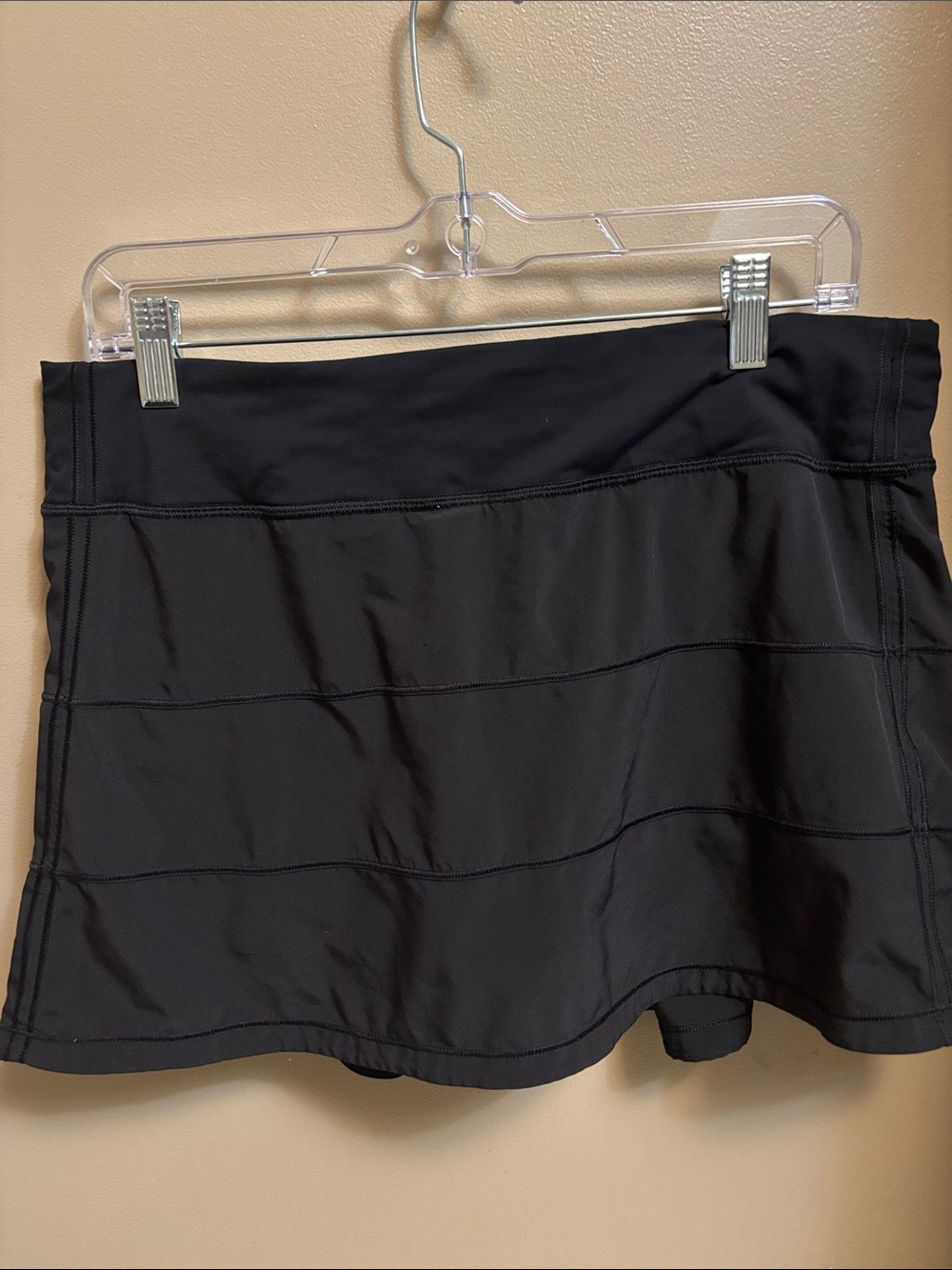 Lululemon Black Pace Rival Skirt, size 10